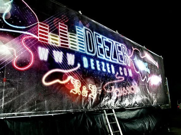 Montage des chars Techno Parade 2010