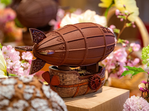 La Belle Envolée du Cheval Blanc Paris, l'Oeuf de Pâques dirigeable 2026 - A7C08051