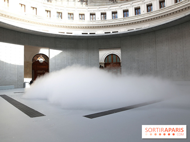 Fujiko Nakaya : nos photos de sa sculpture de brouillard à voir à la Bourse de Commerce