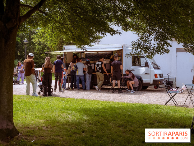 Guinguette du dispensaire et Foodtruck des Écuries au parc du Dispensaire de Sartrouville dans les Yvelines - photos