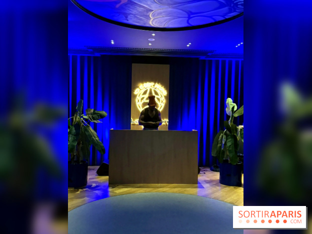 Ici C’est Paris La Maison : nos photos du pop-up gratuit du PSG à Paris - L’accueil bleu d’Ici C’est Paris La Maison