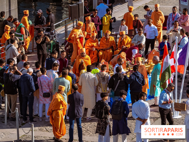 Défilé flottant sur la Seine : le Jal Yatra à Paris, les photos