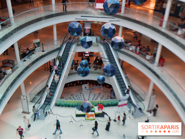 700 animaux en origami envahissent Beaugrenelle !
