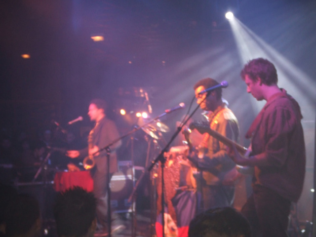 Le groupe de musiciens du métro : Adjabel