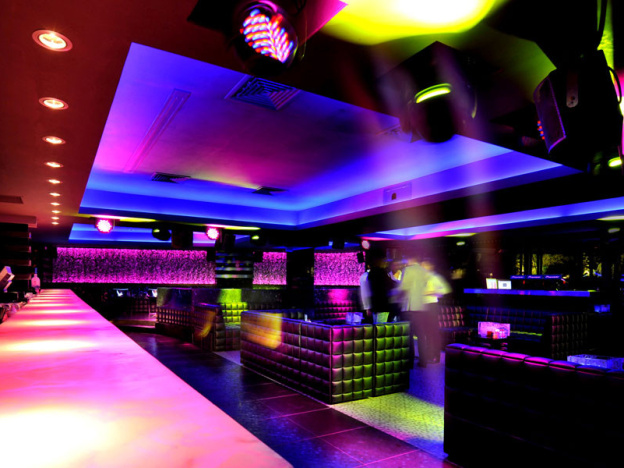 L'Arc à Paris - Le restaurant bar Club