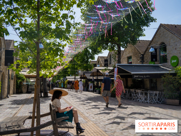 Le ciel de cerfs volants à Bercy Village 