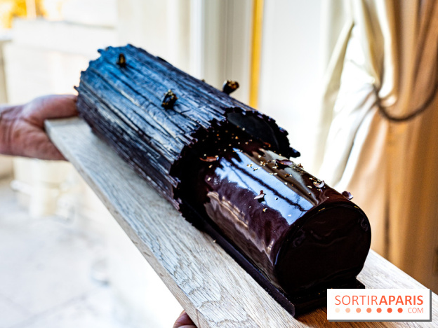 Bûche de Noël Crillon 2022 - buche de noël chocolat - buche exceptionnelle - buche pâtissier - bûche palace