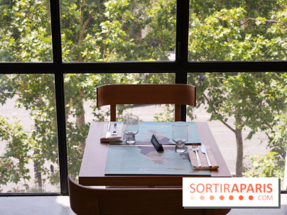 Laurier by Mavrommatis aux Galeries Lafayette - Table