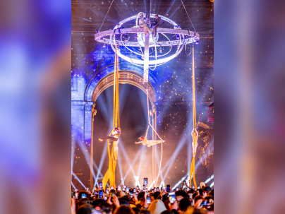 Spectacle du Nouvel An sur l'Arc de Triomphe des Champs-Elysées 2024 - 3R2A3575 Avec accentuation Bruit 2