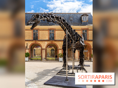 Un dinosaure géant au Château de Dampierre - Jurassique au Château de Dampierre