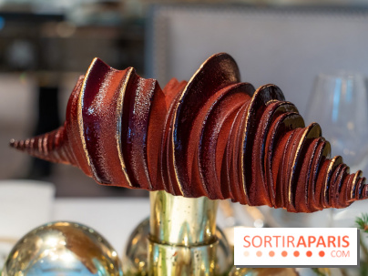La bûche de Noël Triton du Shangri La Paris 2024 par Maxence Barbot et sa galette des rois 2025 - photos