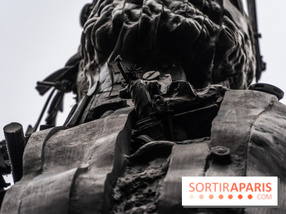 Le Centaure de César à Paris et sa statue de la Liberté miniature -  A7C0235