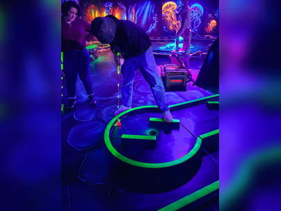 Ocean 12, le mini-golf indoor pour toute la famille à Bercy Village