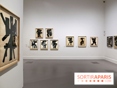 Pierre Soulages : nos photos de son exposition et de ses peintures sur papier à voir au Musée du Luxembourg