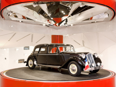 Les Citroën présidentielles au C_42 des Champs Elysées