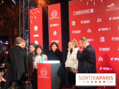 Illuminations des Champs Elysées 2017 avec Lily Rose Depp