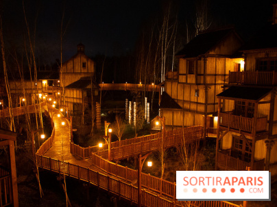 Cité Suspendue : extérieur de nuit