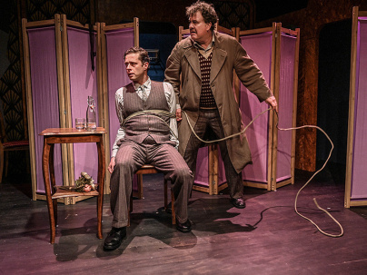 Main Basse sur le Magot