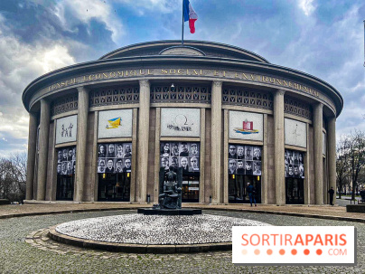 JR installe des portraits sur le Palais d'Iéna