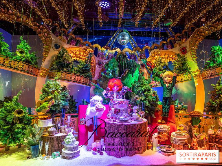 Les vitrines et sapin de Noël des Galeries Lafayette 2022