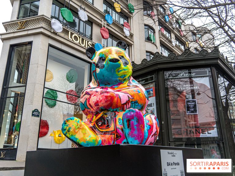 Exposition Julien et ses Juliogoths, avenue George V Paris