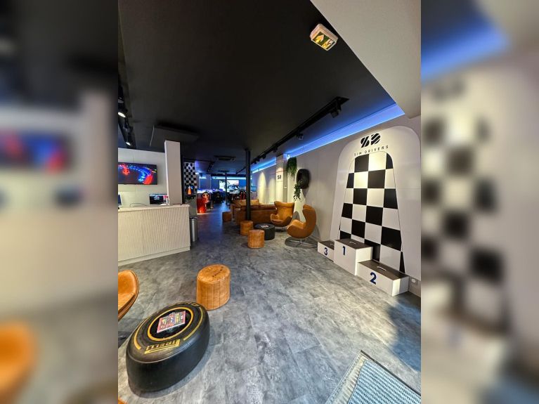 SIM DRIVERS : LE PREMIER CENTRE DE SIMULATION AUTOMOBILE - ih