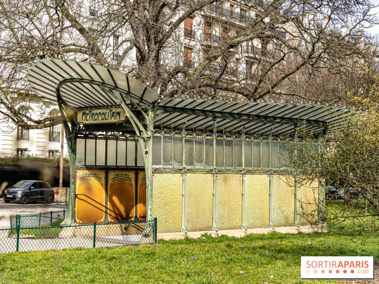  Le dernier édicule de type B d'Hector Guimard - Métro Porte Dauphine  -  A7C5176