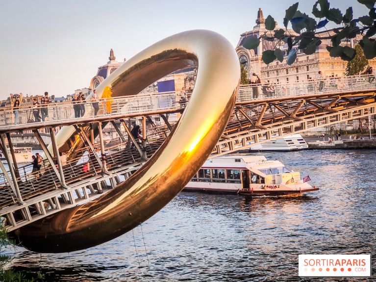 Nuit Blanche 2023 : une installation inoubliable sur la passerelle Léopold Sédar Senghor !