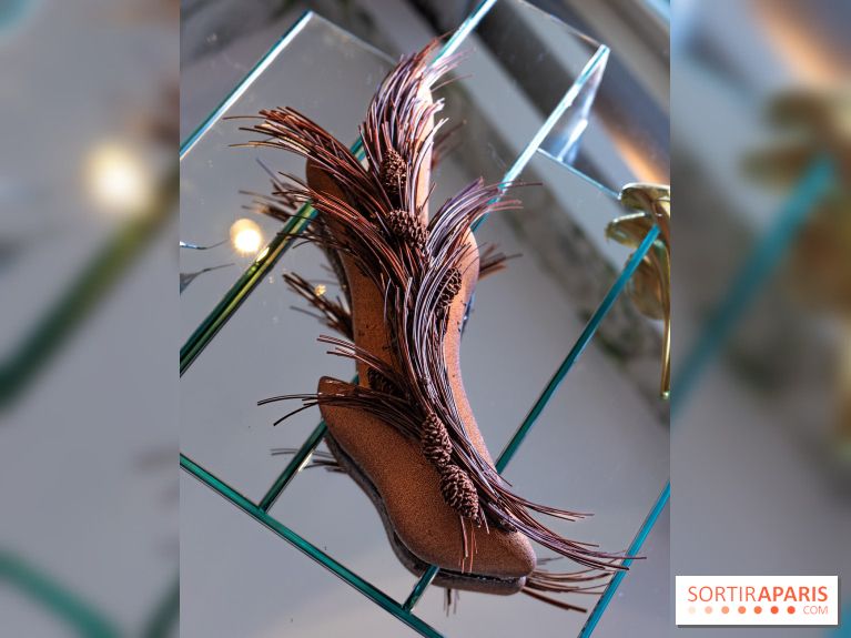 La Bûche de Noël du George V Paris 2023 et la Galette des Rois 2024