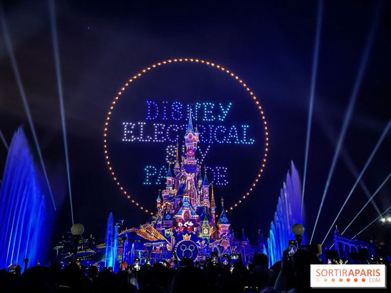 Disney Electrical Sky Parade - IMG 4479