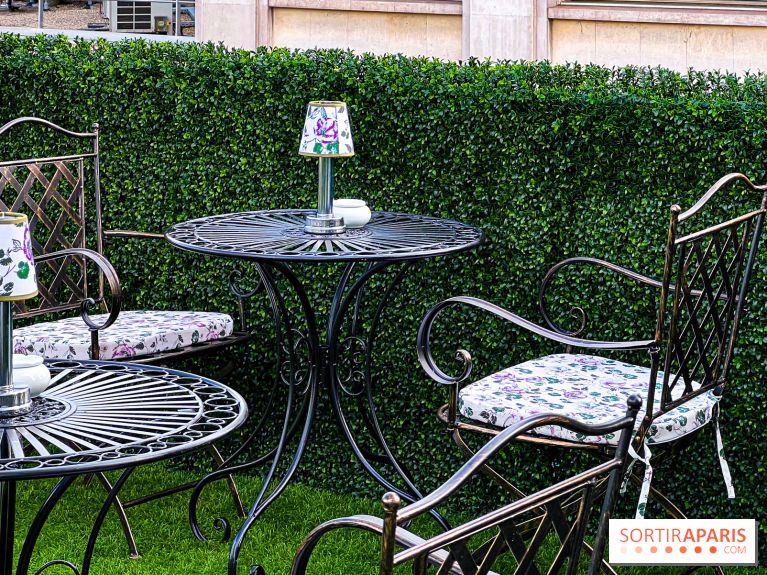 Le Marta, le bar à cocktails perché sur le rooftop de l'Hôtel Barrière Fouquet's Paris tout l'été