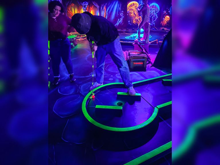 Ocean 12, le mini-golf indoor pour toute la famille à Bercy Village
