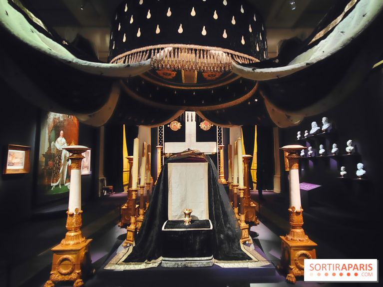 Le Dernier sacre : l'exposition immersive dans les coulisses d'un couronnement au Mobilier national