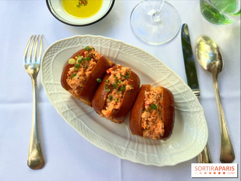 Patio terrasse La Réserve Paris - Lobster roll