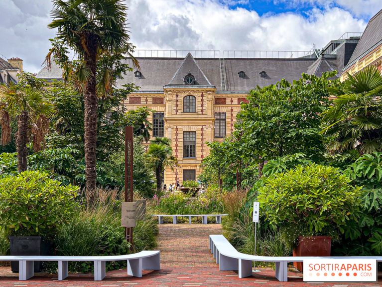 Miu Miu Summer Reads : la maison italienne ouvre un pop up et distribue des livres gratuits à Paris - image00012