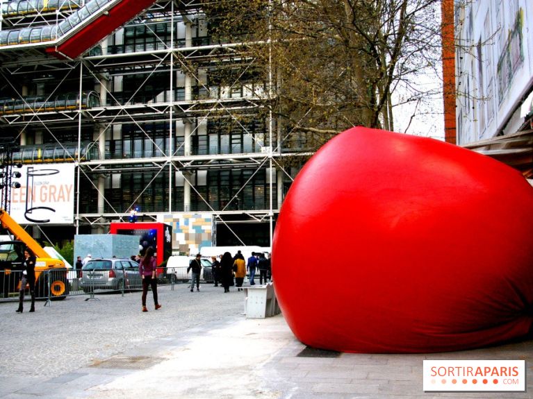 Le RedBall Project de Kurt Perschke débarque à Paris
