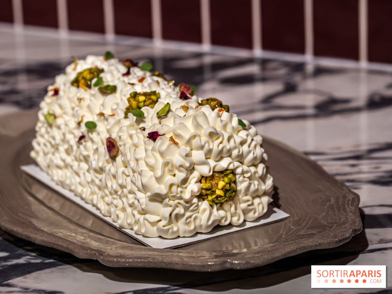 Bûche de Noël Paris-Brest pistache et tropicale de Nour Kandler - Lalla Coffee - A7C02374