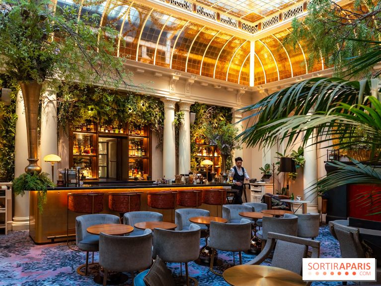 Le tea time Emily in Paris de l'Hôtel du Louvre - A7C04015