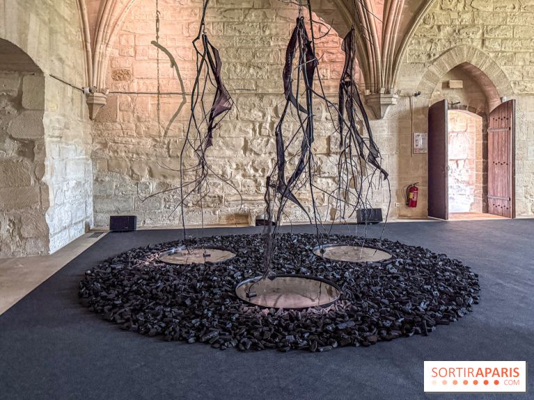 Inkarna : l’exposition de Yosra Mojtahedi à l’Abbaye de Maubuisson