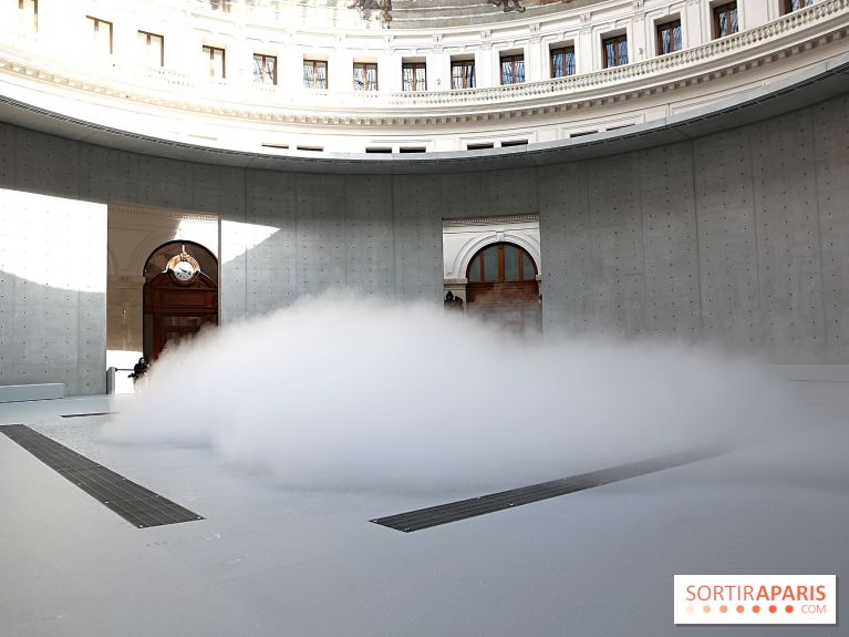 Fujiko Nakaya : nos photos de sa sculpture de brouillard à voir à la Bourse de Commerce