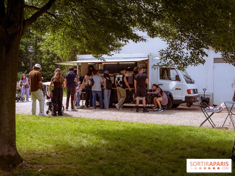 Guinguette du dispensaire et Foodtruck des Écuries au parc du Dispensaire de Sartrouville dans les Yvelines - photos
