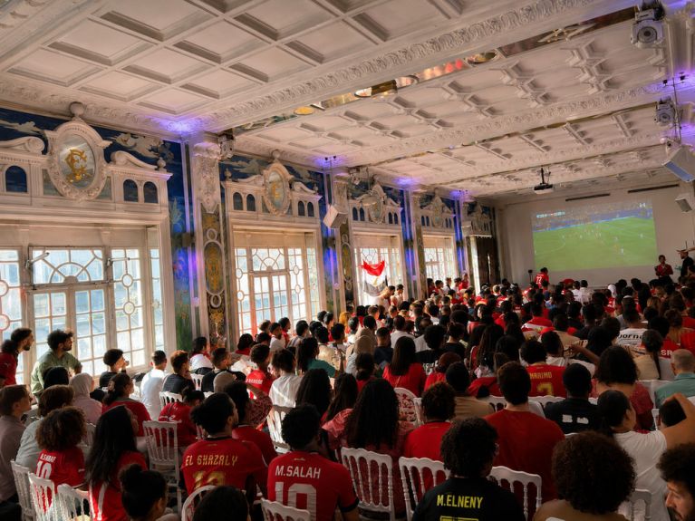 Fan Zone Coupe du monde de football au Salon des Miroirs - image (1)