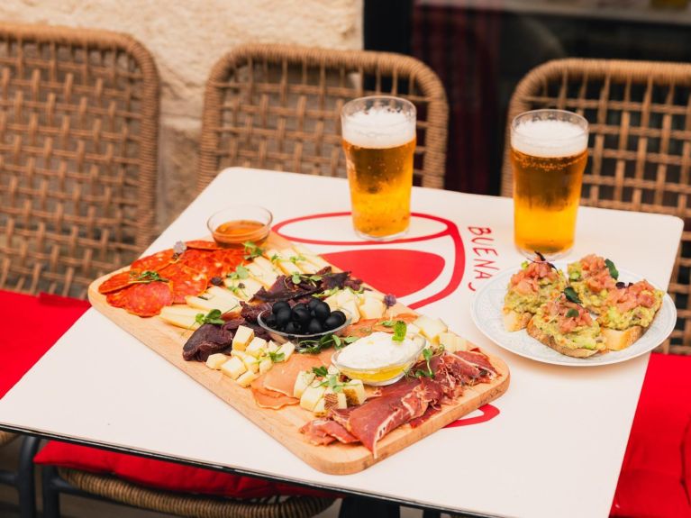 Restaurants from Spain & Colmados from Spain - buenas