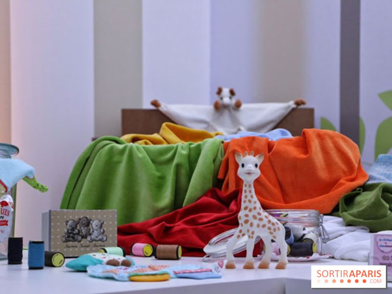 Les Mômans Sophie la Girafe à Paris