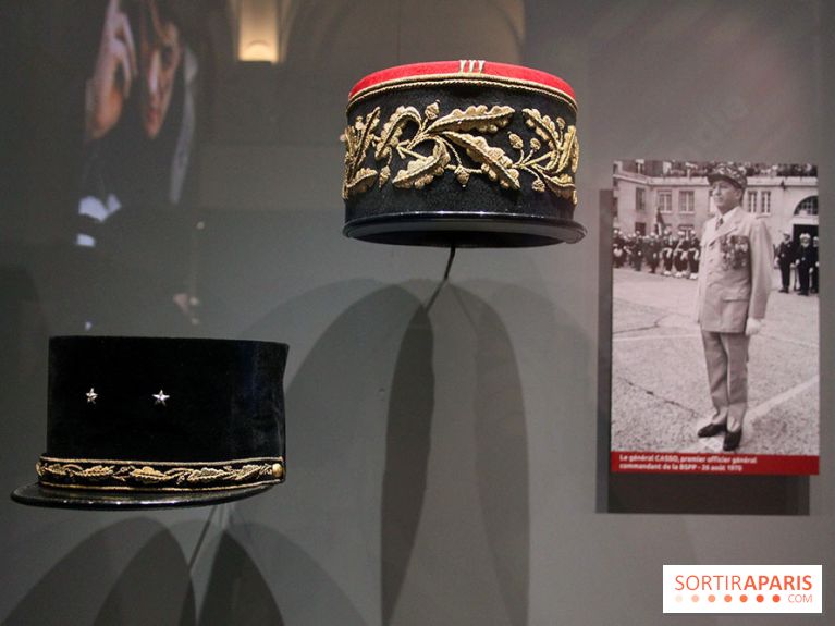 Exposition Pompiers à lHôtel de Ville