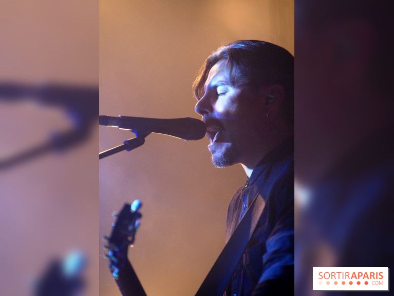 Low Roar en concert au Badaboum