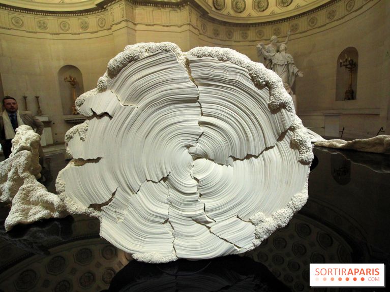 Un monde de plis à la chapelle Expiatoire