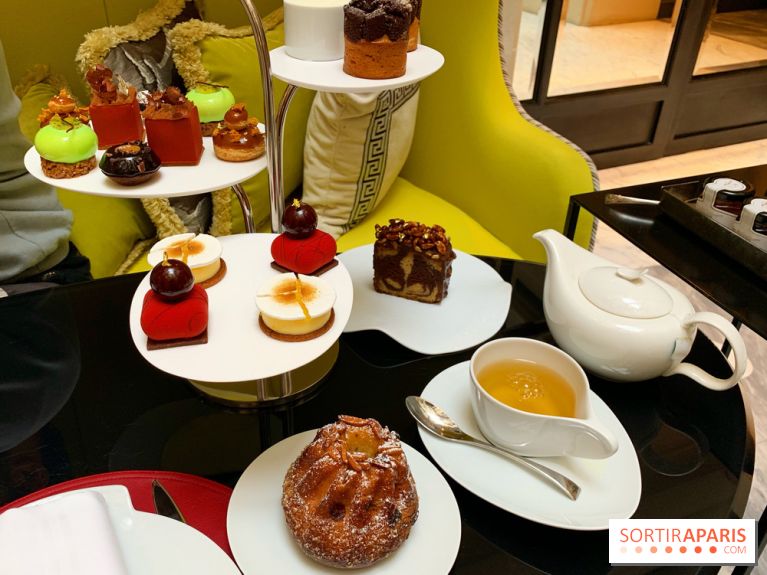 Tea time Burgundy Paris