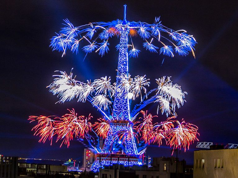 Photos du feu d'artifice du 14 juillet de Paris 2020