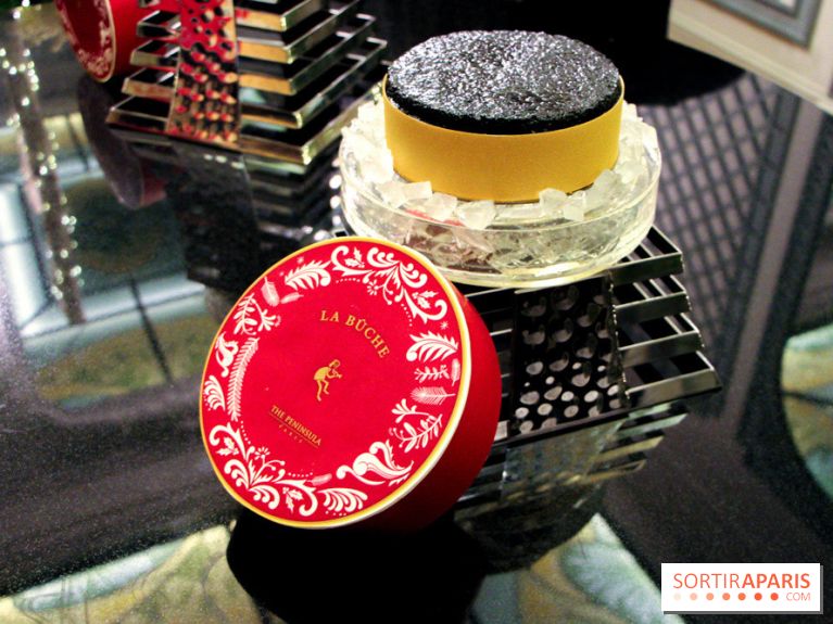 Bûche de Noël 2020 au Peninsula Paris : nos photos